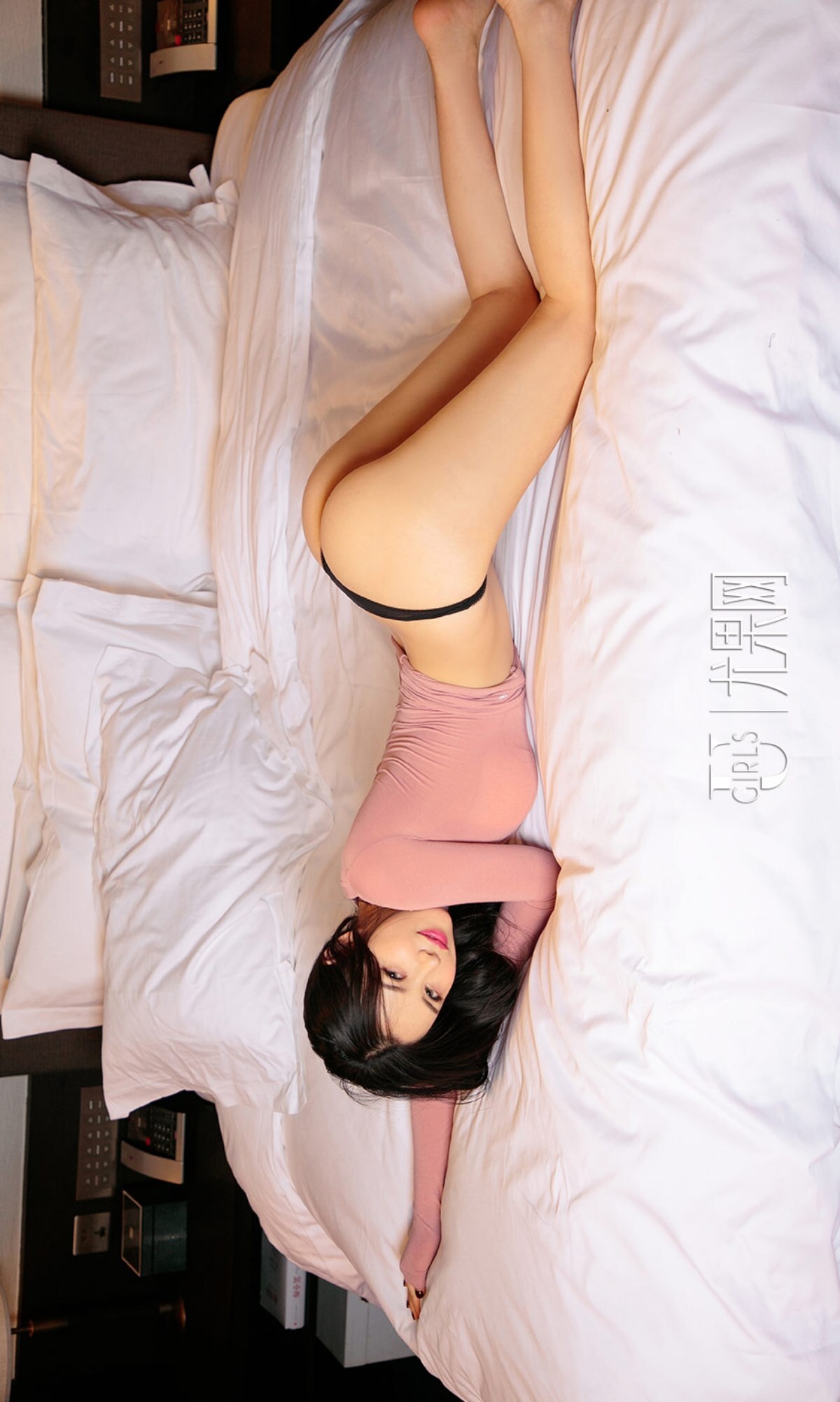 [爱尤物]2017APP NO.989 雪莉一眼神直男斩